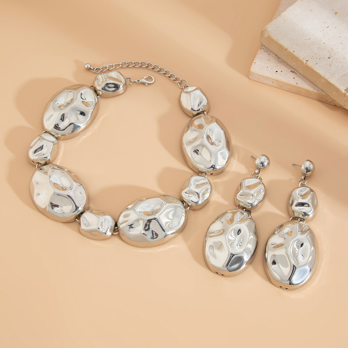 bold sculpted gold statement set with chunky collar – VERA
