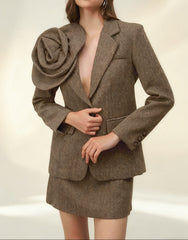 Houndstooth blazer with oversized floral detail - Viktu