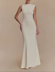 Sleeveless fitted gown with high neckline – Inary