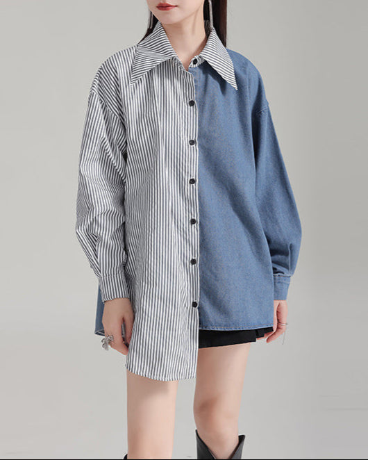 Sleeveless knitted vest over a denim shirt - Duxy