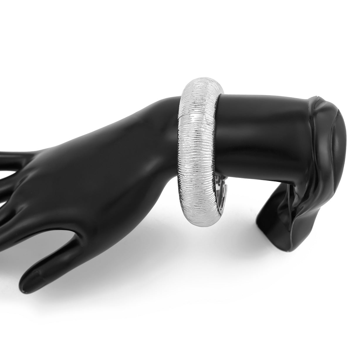 ridged silver cuff bracelet with rounded edge – AOURA