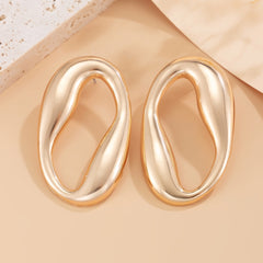 Organic oval earrings with sculpted curves – Zandi