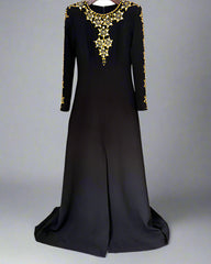 Embellished long-sleeve gown with fitted silhouette – Ziarre