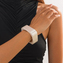 wide sculpted cuff bracelet in high-shine gold – ARDON
