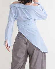 Asymmetrical off-shoulder shirt with buttoned detail - Lutci
