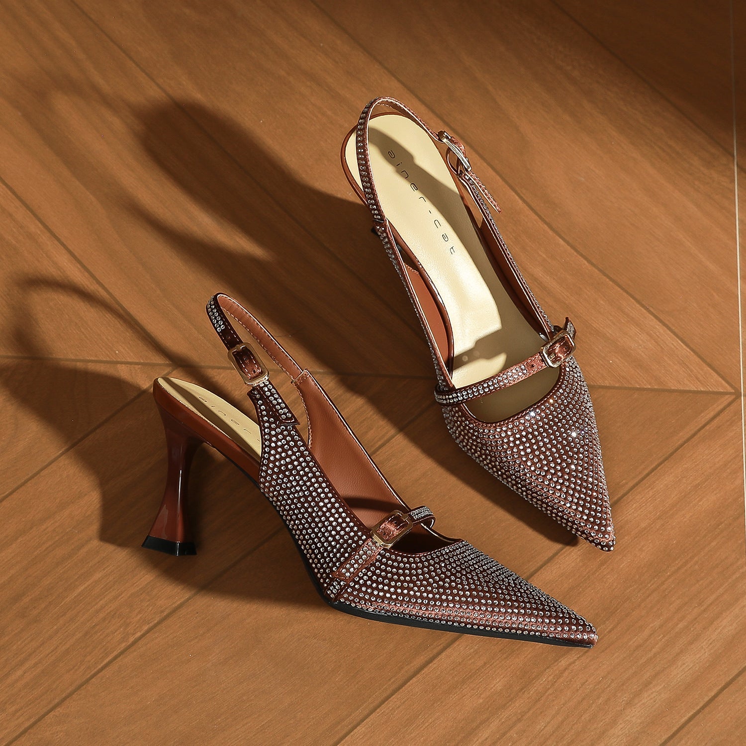 Crystal-Embellished Slingback Pumps with Sculpted Heel – SRNA