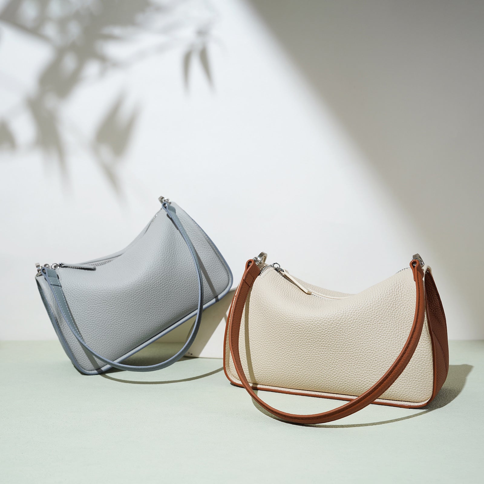 two-tone shoulder bag with pebbled finish – SIENAL