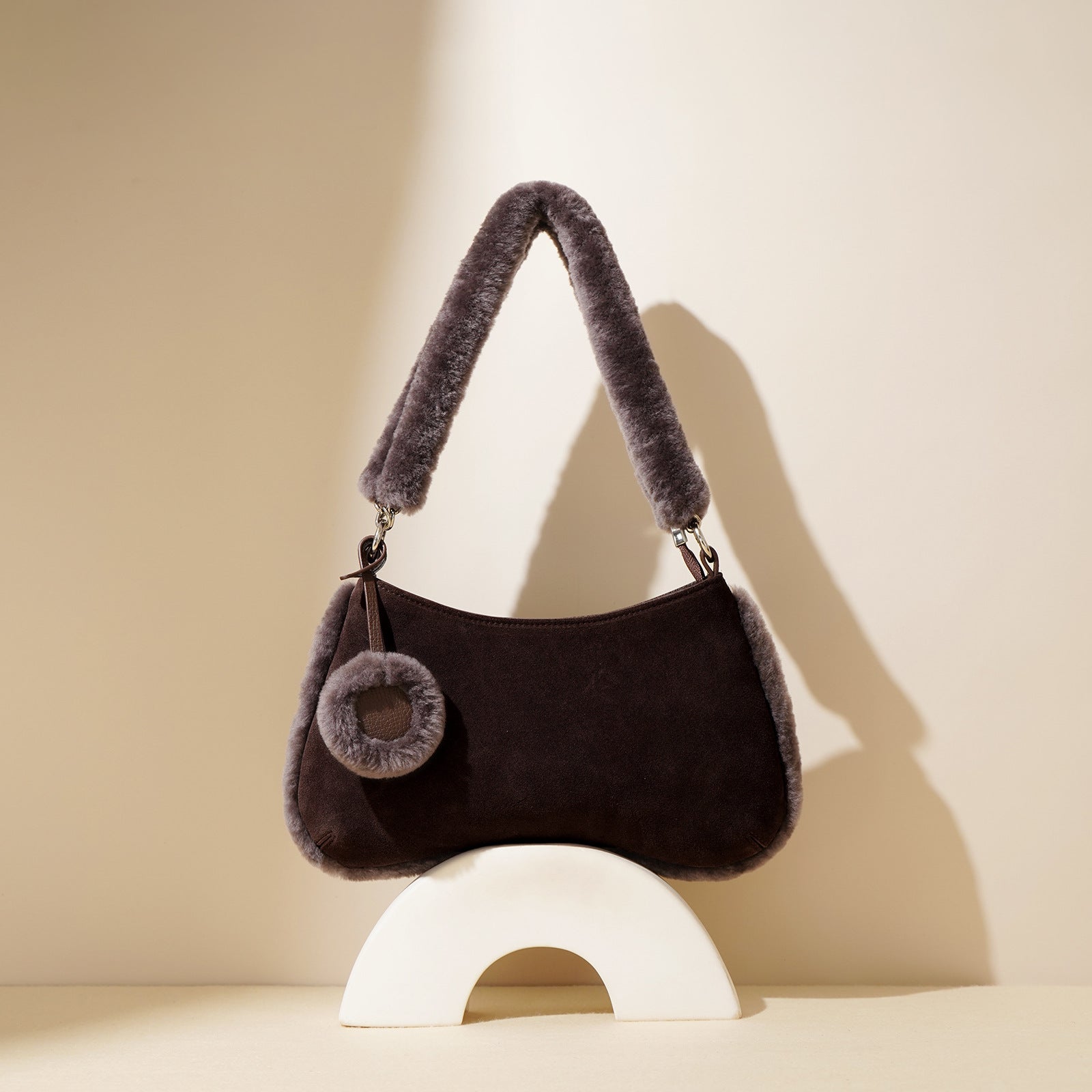 plush faux-fur shoulder bag with charm – COCOA