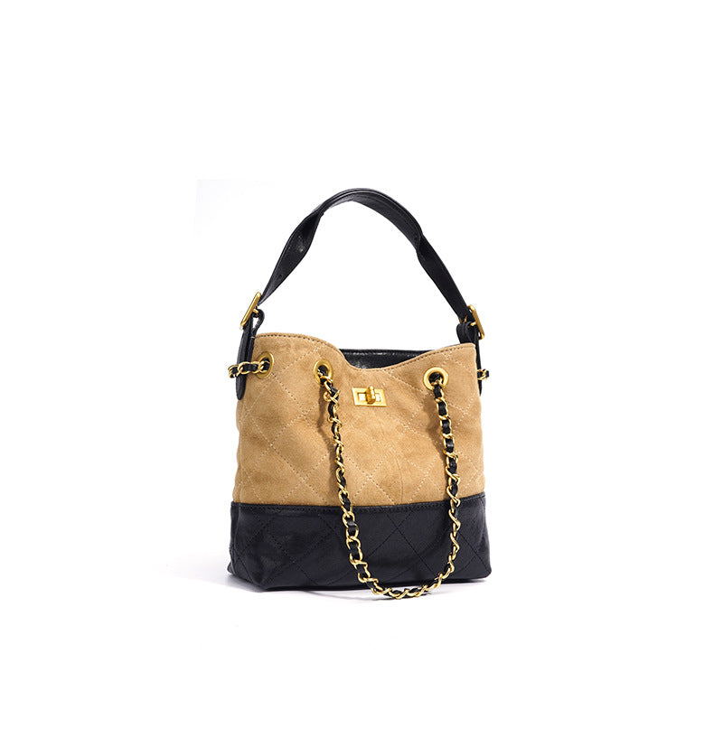 quilted bucket bag with chain strap – BEILLE