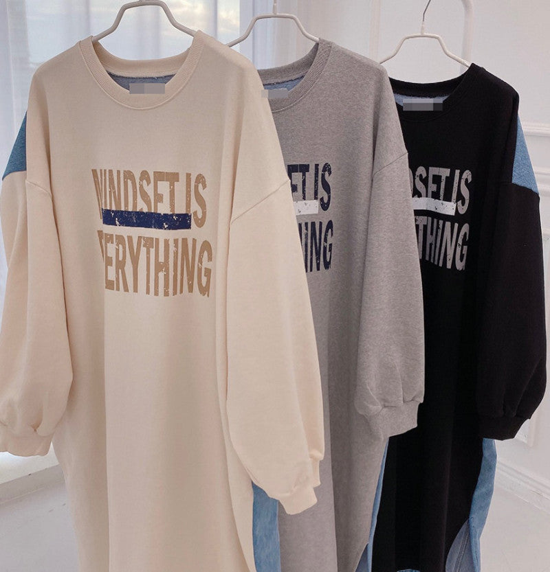 oversized sweatshirt dress with text print – Faeiqa
