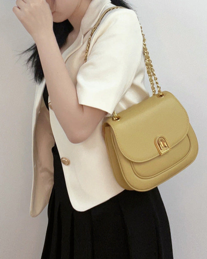 structured flap shoulder bag with chain strap - AURRA