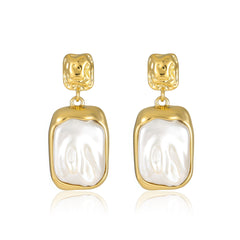 gold-framed irregular pearl drop earring – CELINE