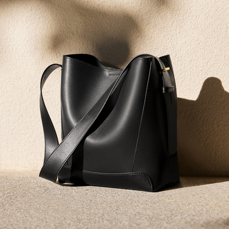 structured shoulder bag with adjustable wide strap - MICLA