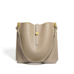 caramel shoulder bag with gold hardware – VERA