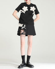 short-sleeve black t-shirt with 3D floral appliqué - BLOSM