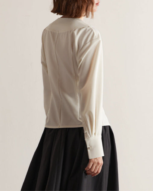 Long-sleeve fitted blouse with covered buttons - Meriu