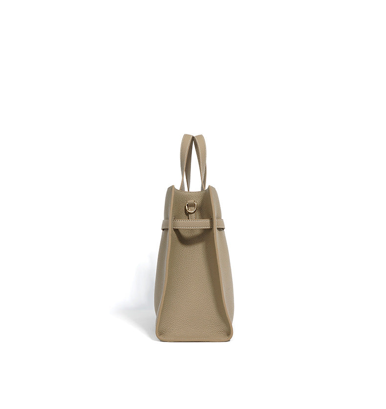structured tote bag with buckle strap detail – SAVANNA