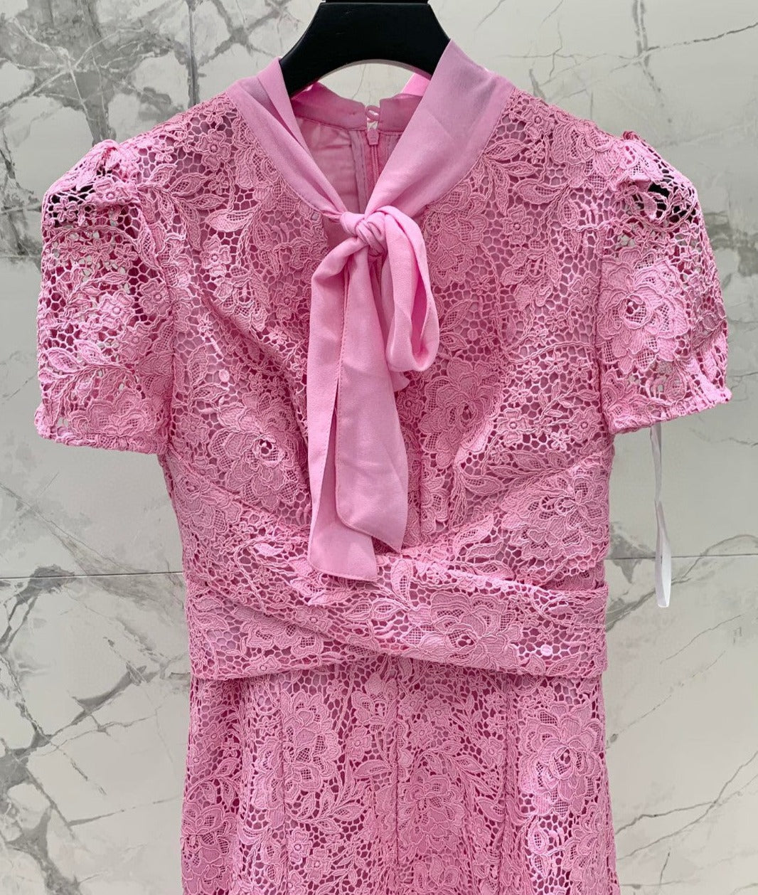 lace midi dress with necktie – Eeshvi
