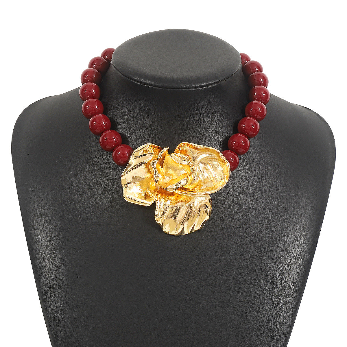 chunky beaded necklace with sculpted flower pendant – AZRAX