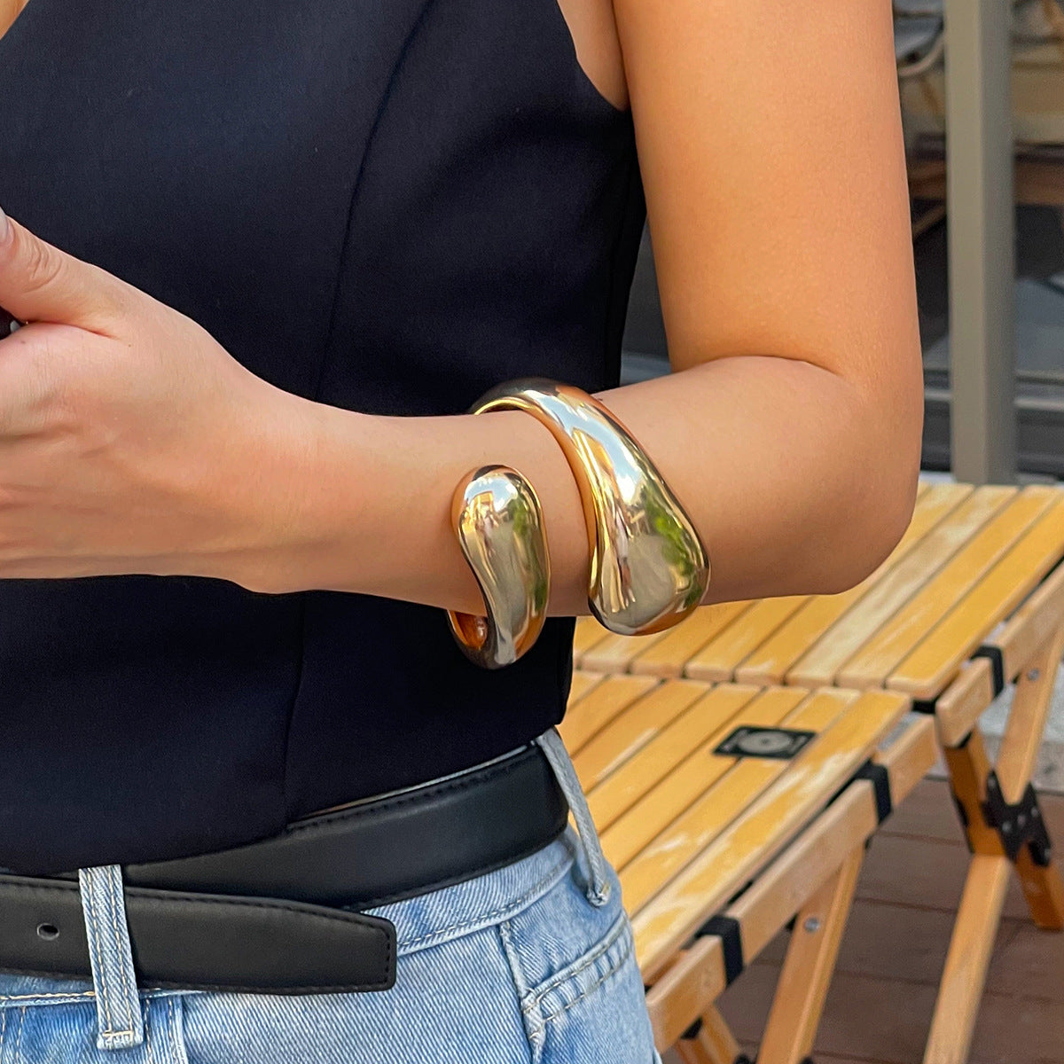 fluid teardrop cuff bracelet in polished gold – VELA