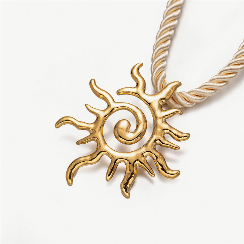 Rope choker necklace with gold sea charms - Simny