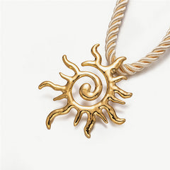 Rope choker necklace with gold sea charms - Simny