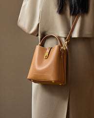 structured bucket handbag with padlock charm - ALIBA