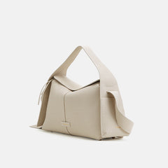 sculpted flap shoulder bag in pebble leather – LUMA