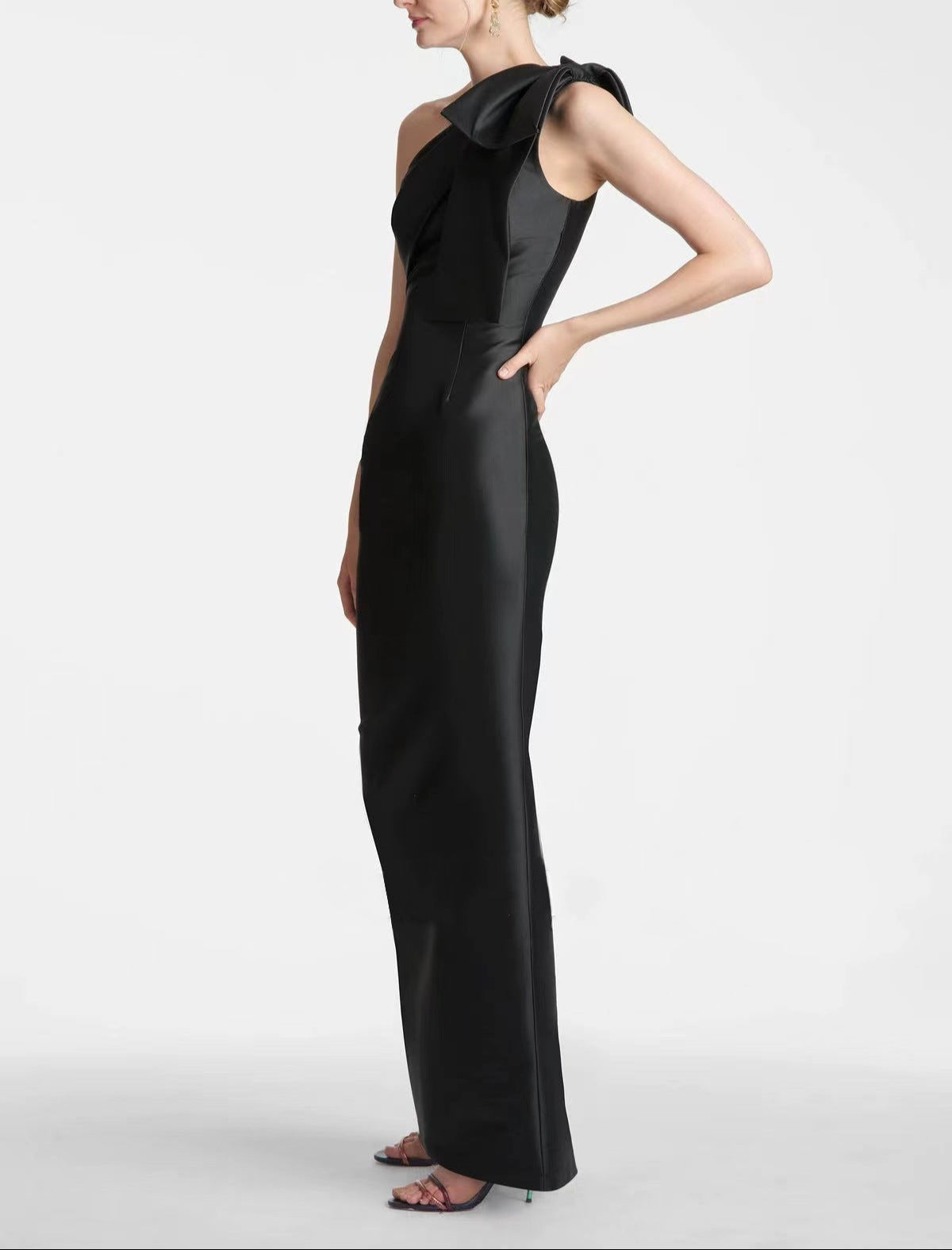 one-shoulder gown with statement bow – JOOK