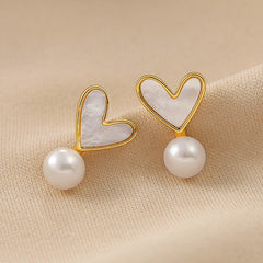 Heart-shaped stud earrings with pearl drop - Alkro