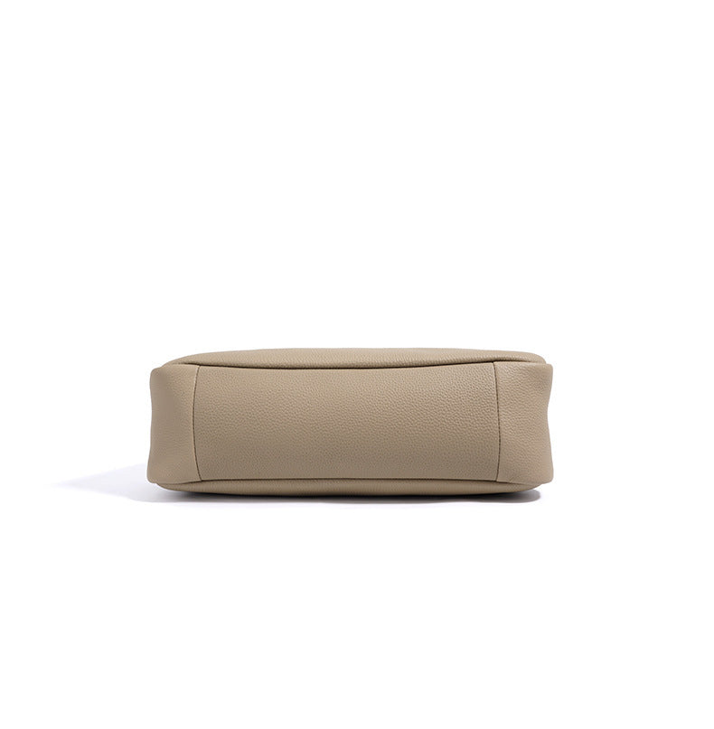 structured leather tote with contrast stitching – NOIX