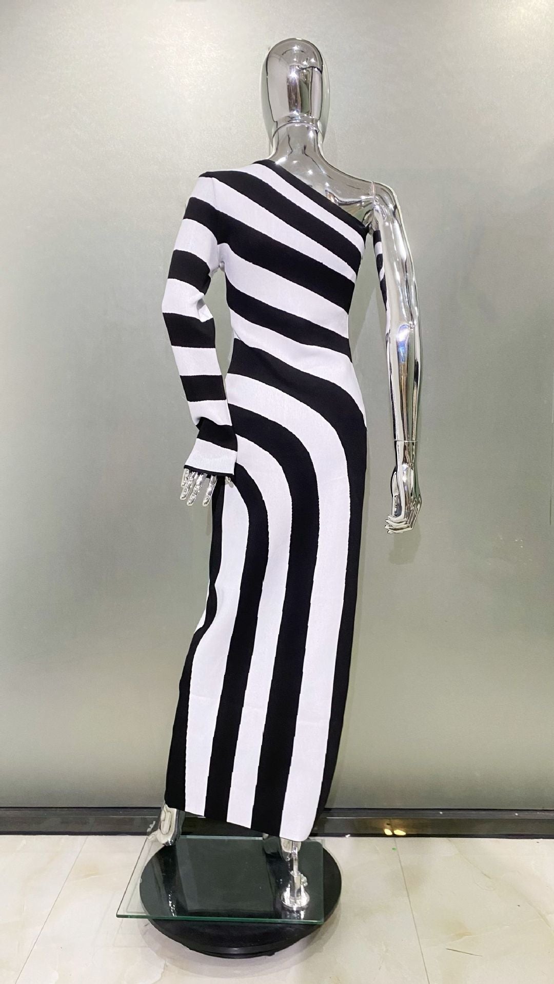 One-shoulder bodycon dress with bold swirl stripes - Zilker
