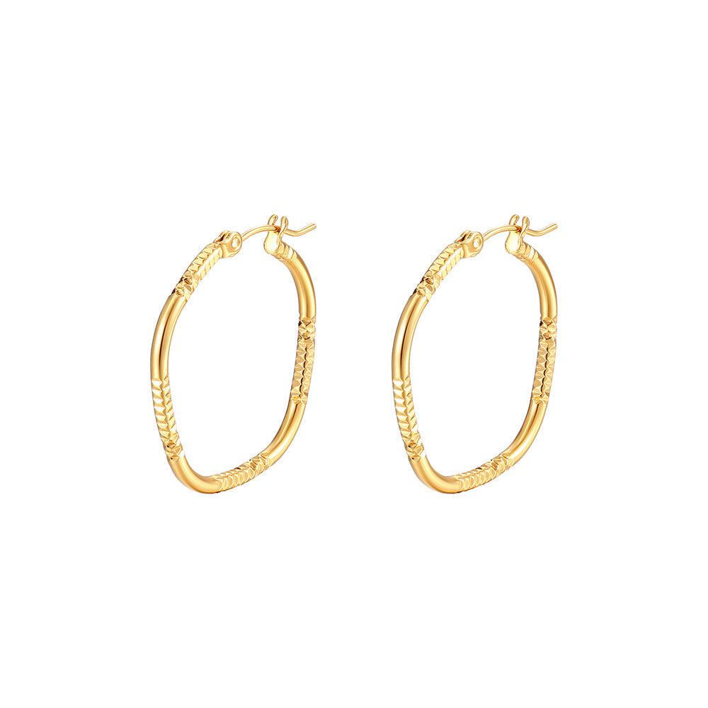Gold-tone square hoop earrings with engraved detail - Zonzi
