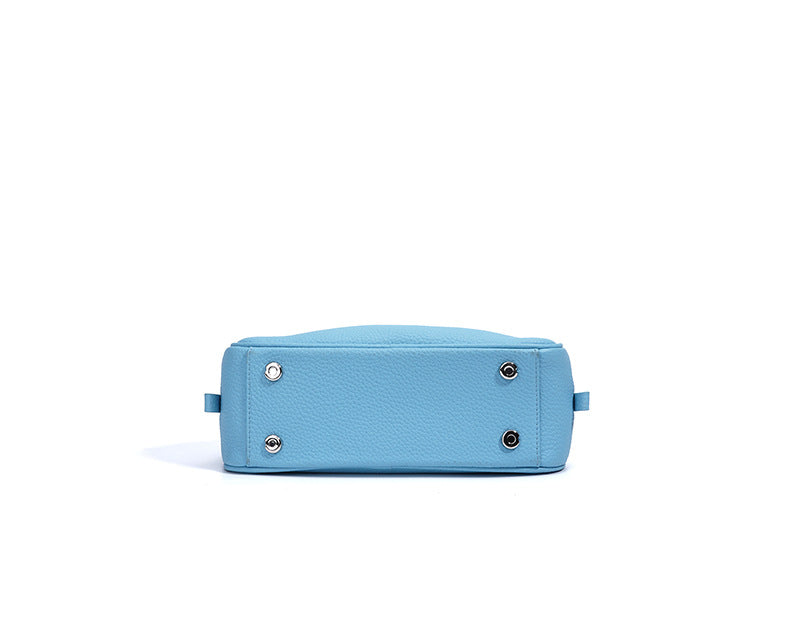 mini shoulder bag in sky blue pebbled leather – AZURA