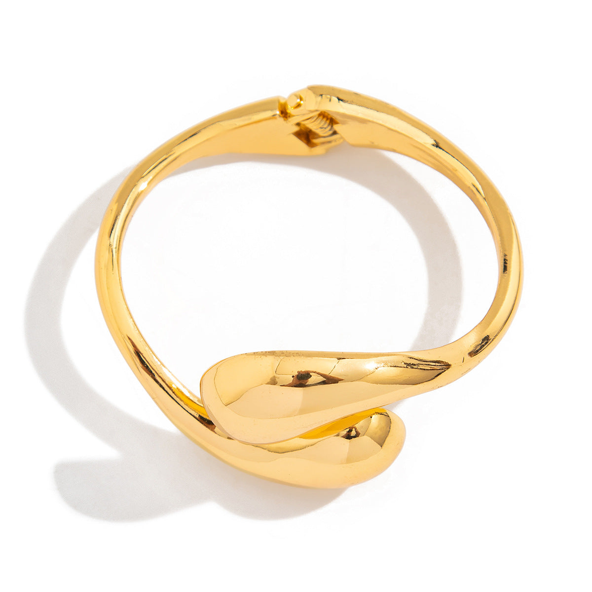 sculptural teardrop cuff bracelet in gold finish – ARIAV