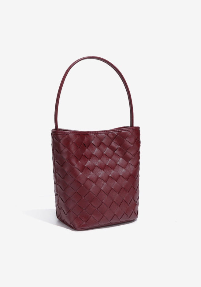 woven bucket tote in oxblood – MILA