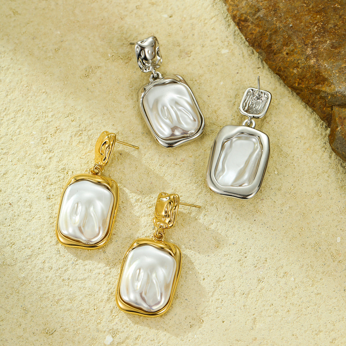 gold-framed irregular pearl drop earring – CELINE