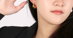 Teardrop hoop earrings with glossy finish – Needry