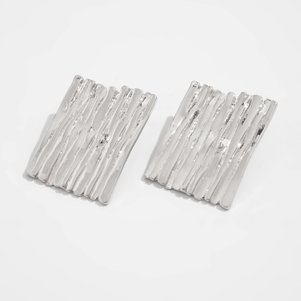 Textured square earrings with vertical ridges - Rinda