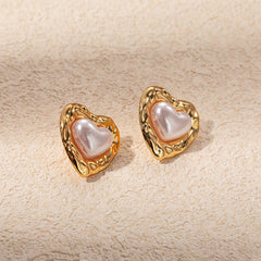 Heart-shaped gold stud with pearl center - Arumi