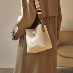 structured bucket handbag with padlock charm - ALIBA