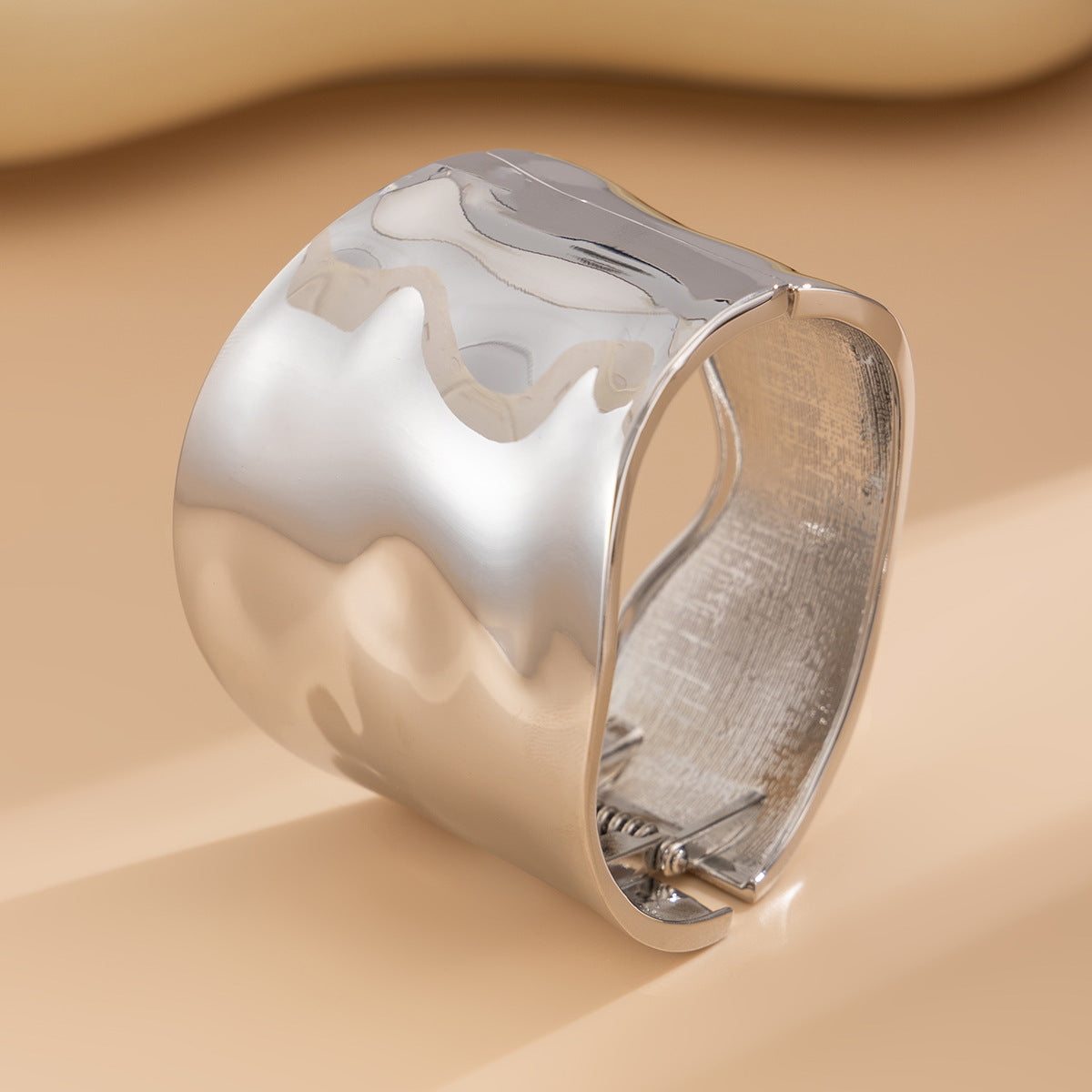 molten-edge gold cuff bracelet with sculpted silhouette – SORAYA