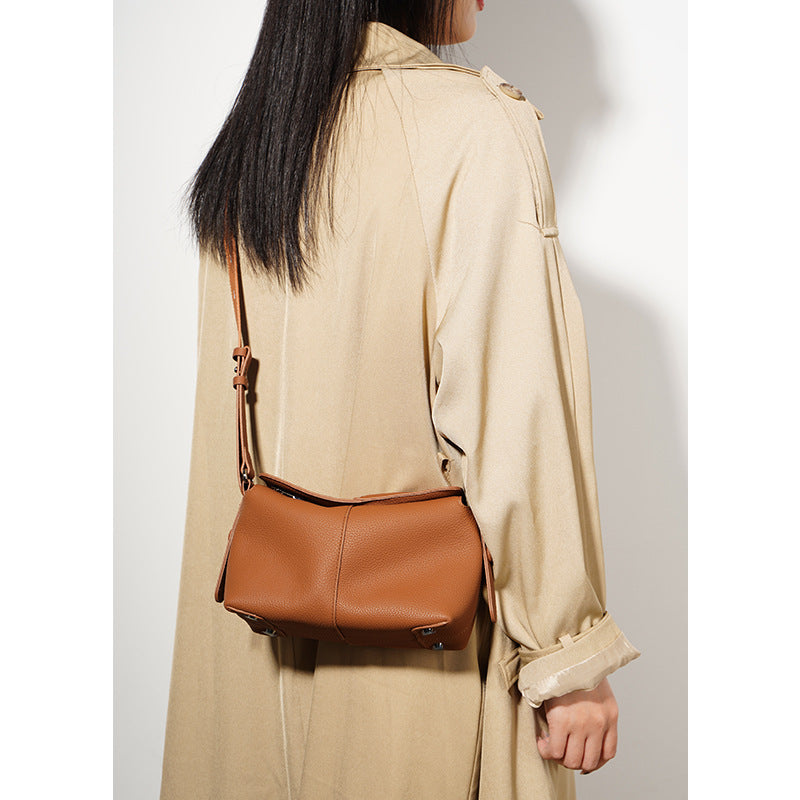 slouchy crescent shoulder bag in grained leather - NARPA