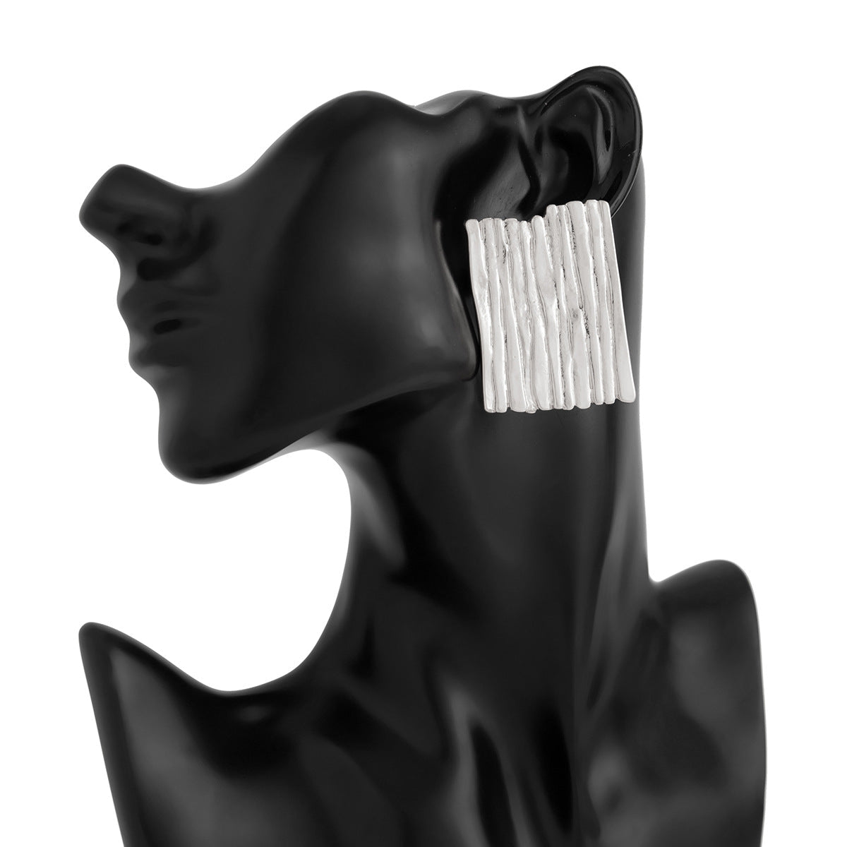 Textured square earrings with vertical ridges - Rinda