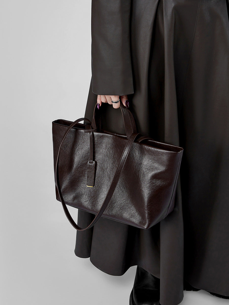 structured leather tote with double handle – NOIW