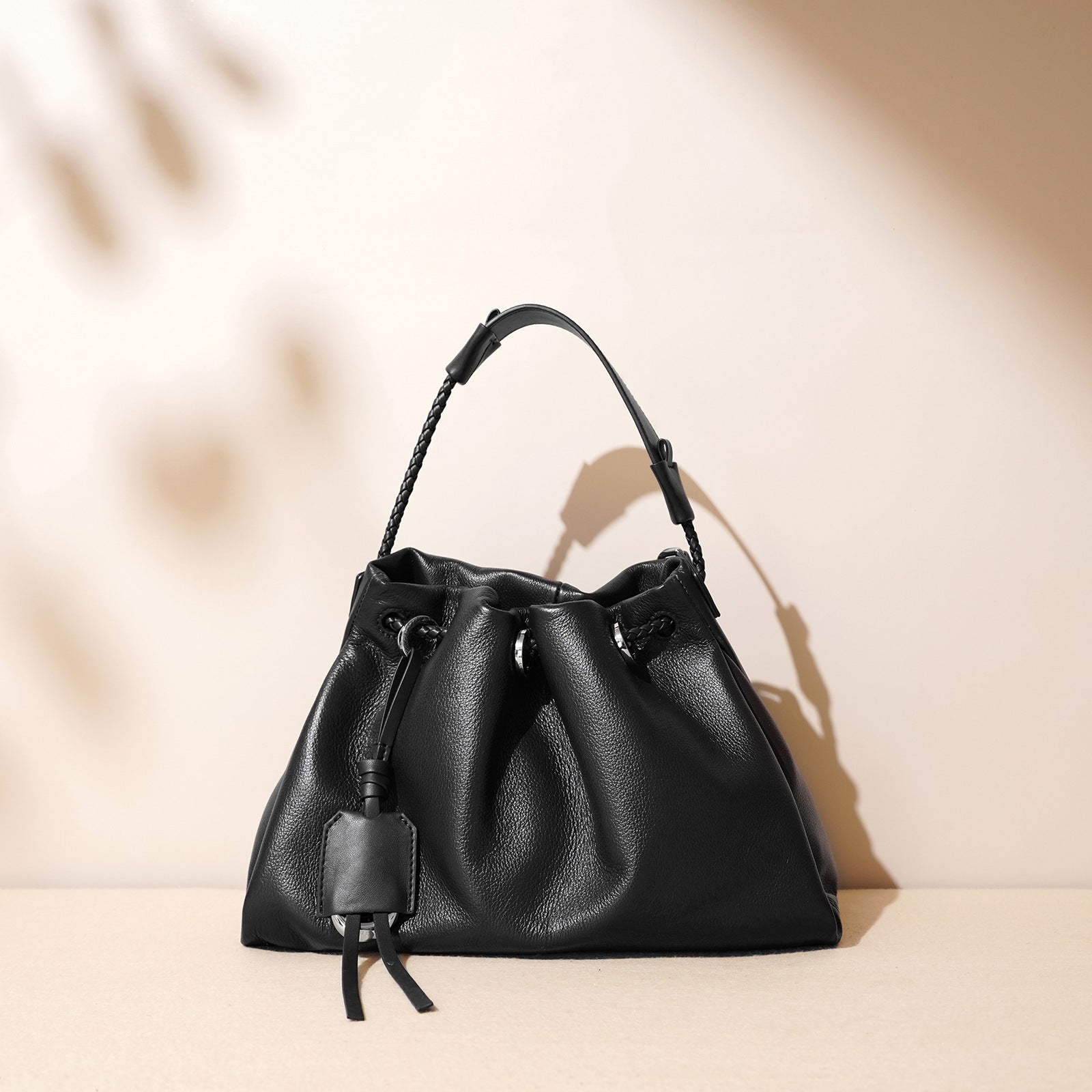 drawstring bucket bag with braided handle – SIENA