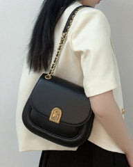 structured flap shoulder bag with chain strap - AURRA