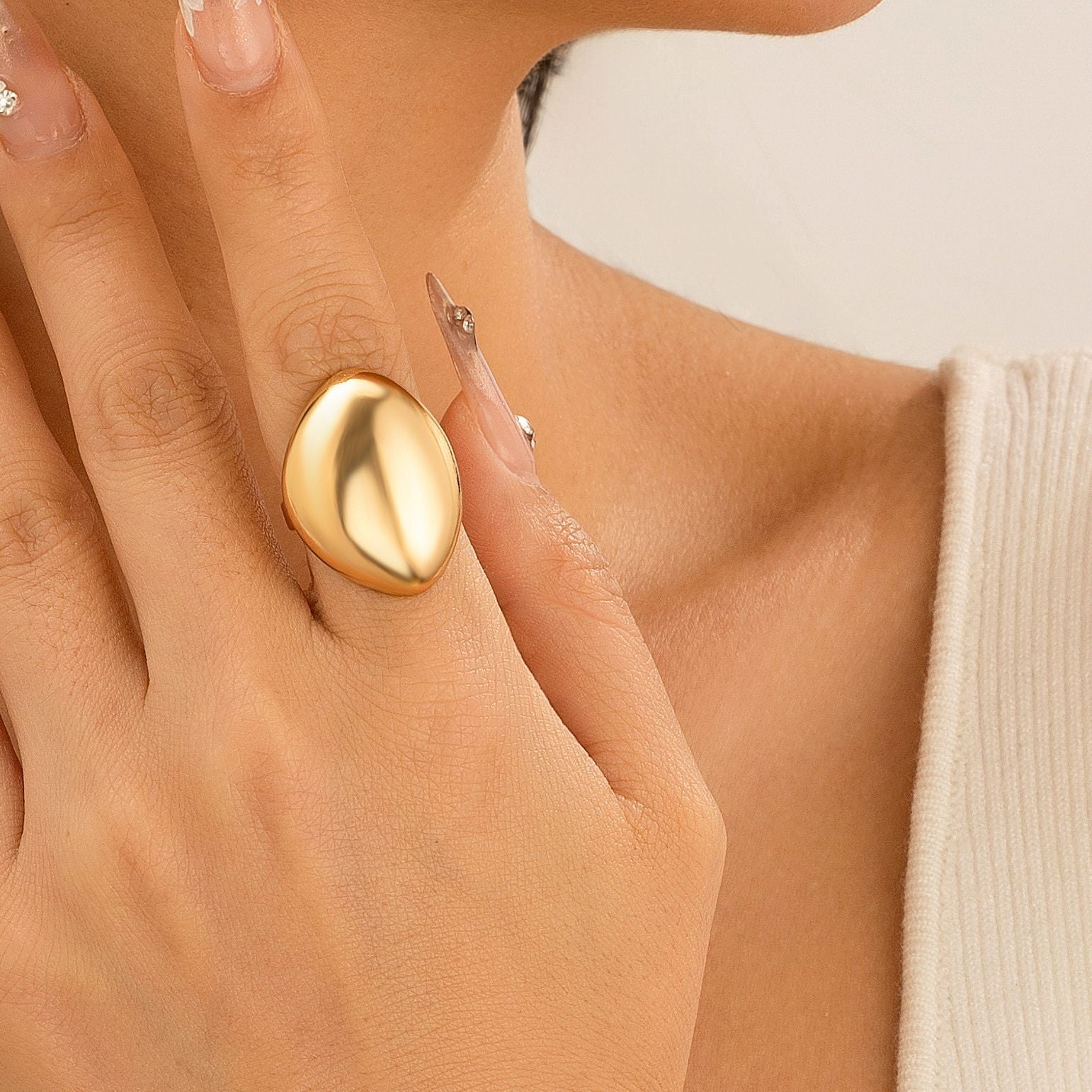 Bold sculptural ring set with teardrop finish - AURA