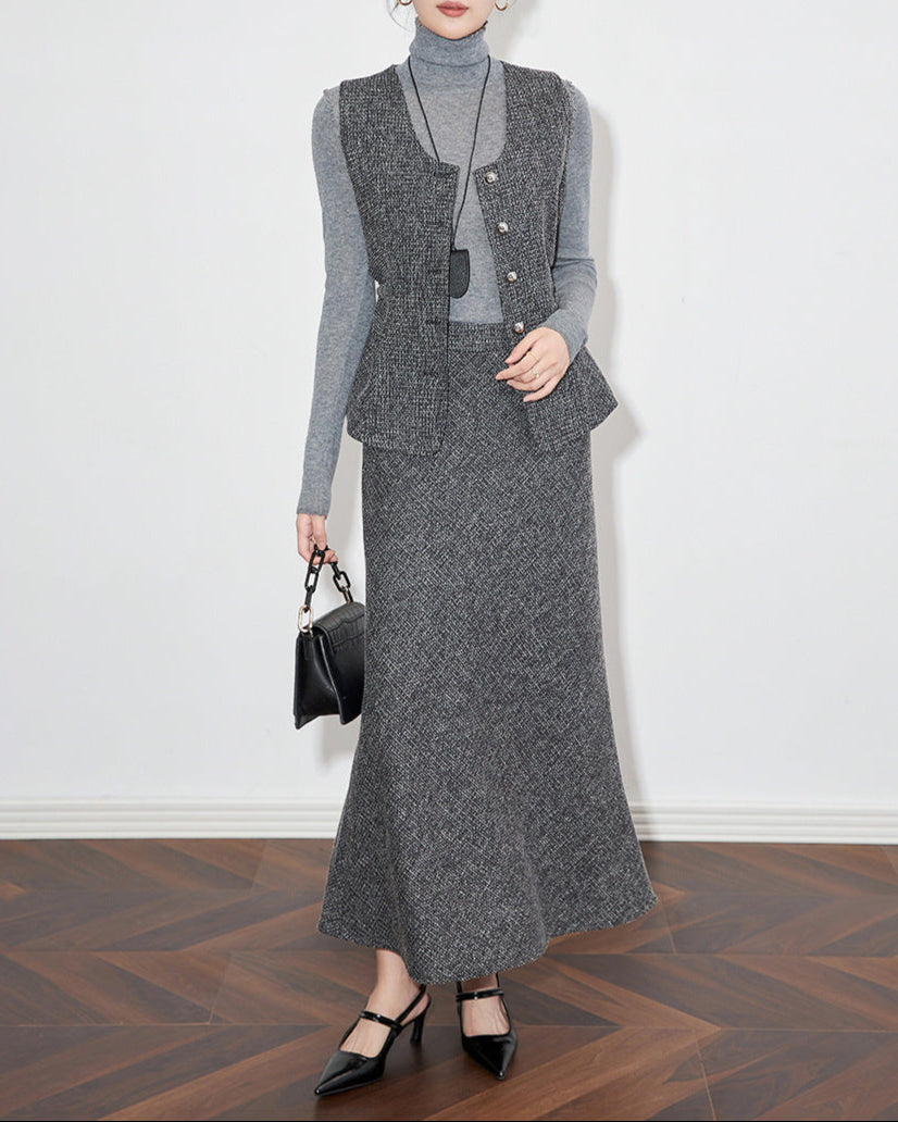 sleeveless textured peplum suit with A-line skirt - CLAIREV