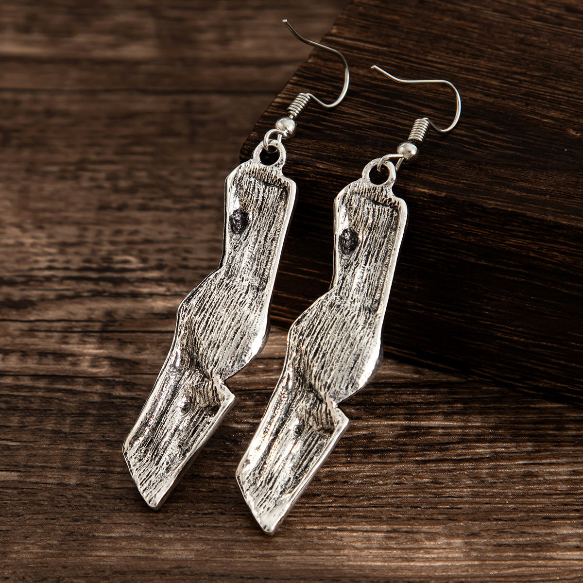 Sculptural drop earrings with twisted texture - Zojly